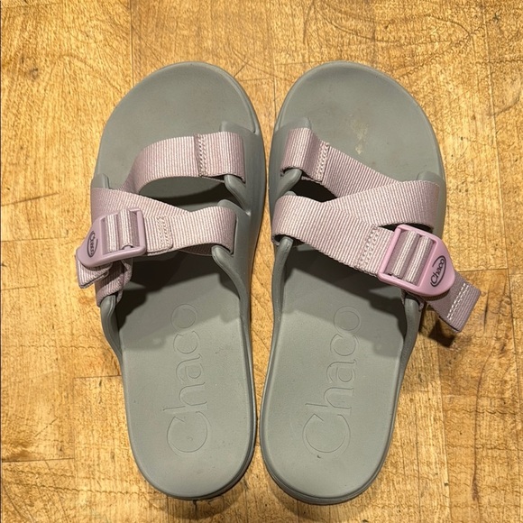 Chaco Gray and Pink Sandals with Cushioned Sole - Picture 3 of 4